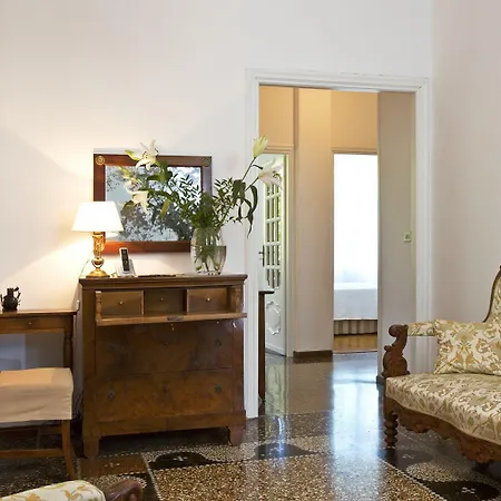 Albaro Panzió Genova