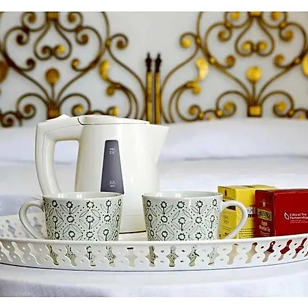 Alojamento de Acomodação e Pequeno-almoço Albaro 4*