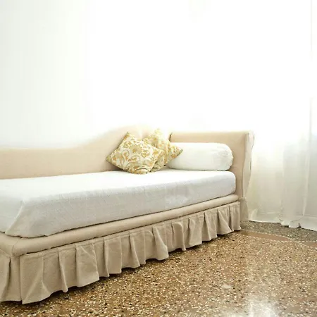 فندق مبيت وإفطار Albaro